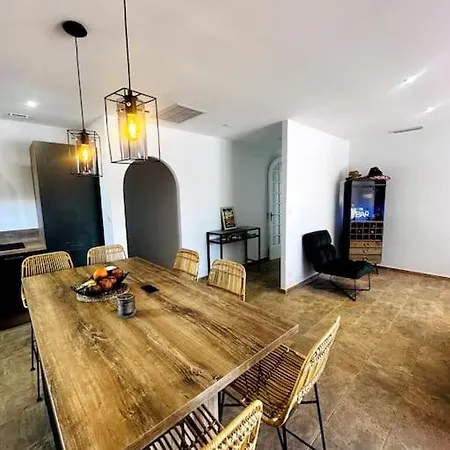 别墅 Grande Proche De La *